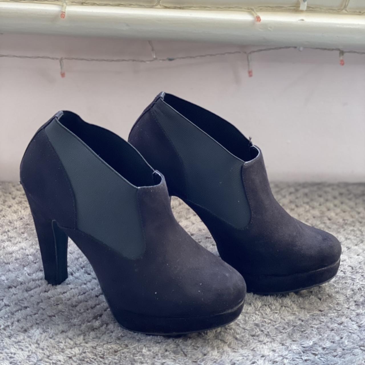 Size 4 cheap heel boots