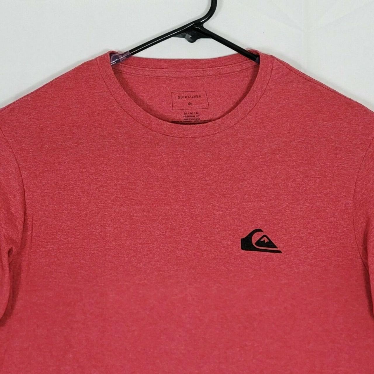 Quiksilver Men's Red T-shirt | Depop