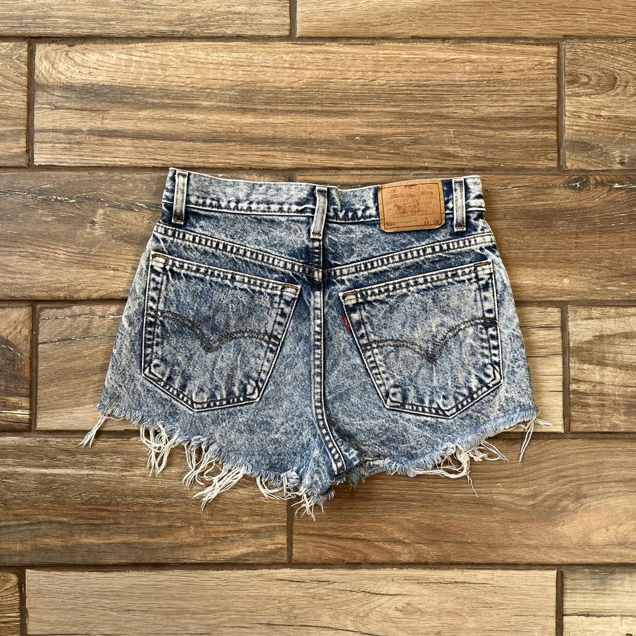 depop levi shorts