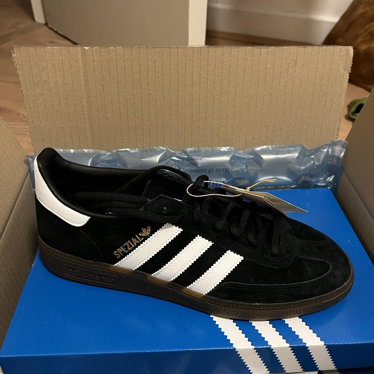 Adidas Hanball spezial gum sole trainers in black -... - Depop