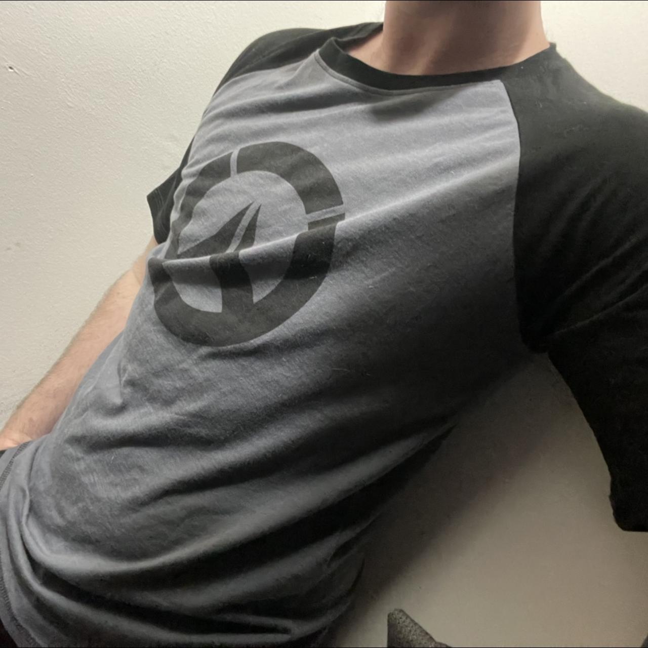 Overwatch Men's Black and Grey T-shirt (2)