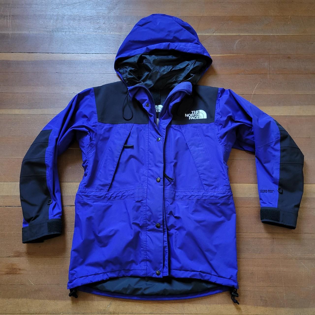 The North Face Women's Blue and Black Coat | Depop