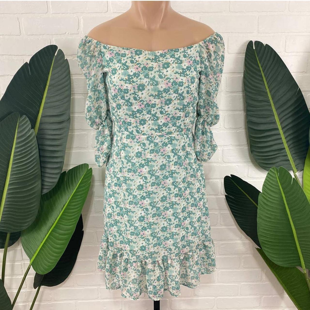 Product Image 1 - No Paypal

Floral green sundress. Can