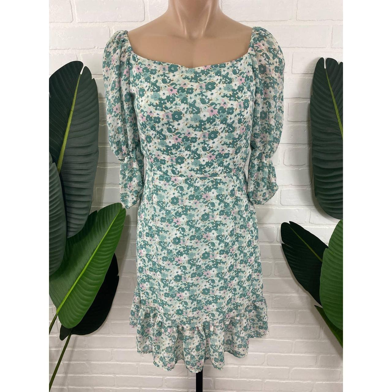Product Image 4 - No Paypal

Floral green sundress. Can