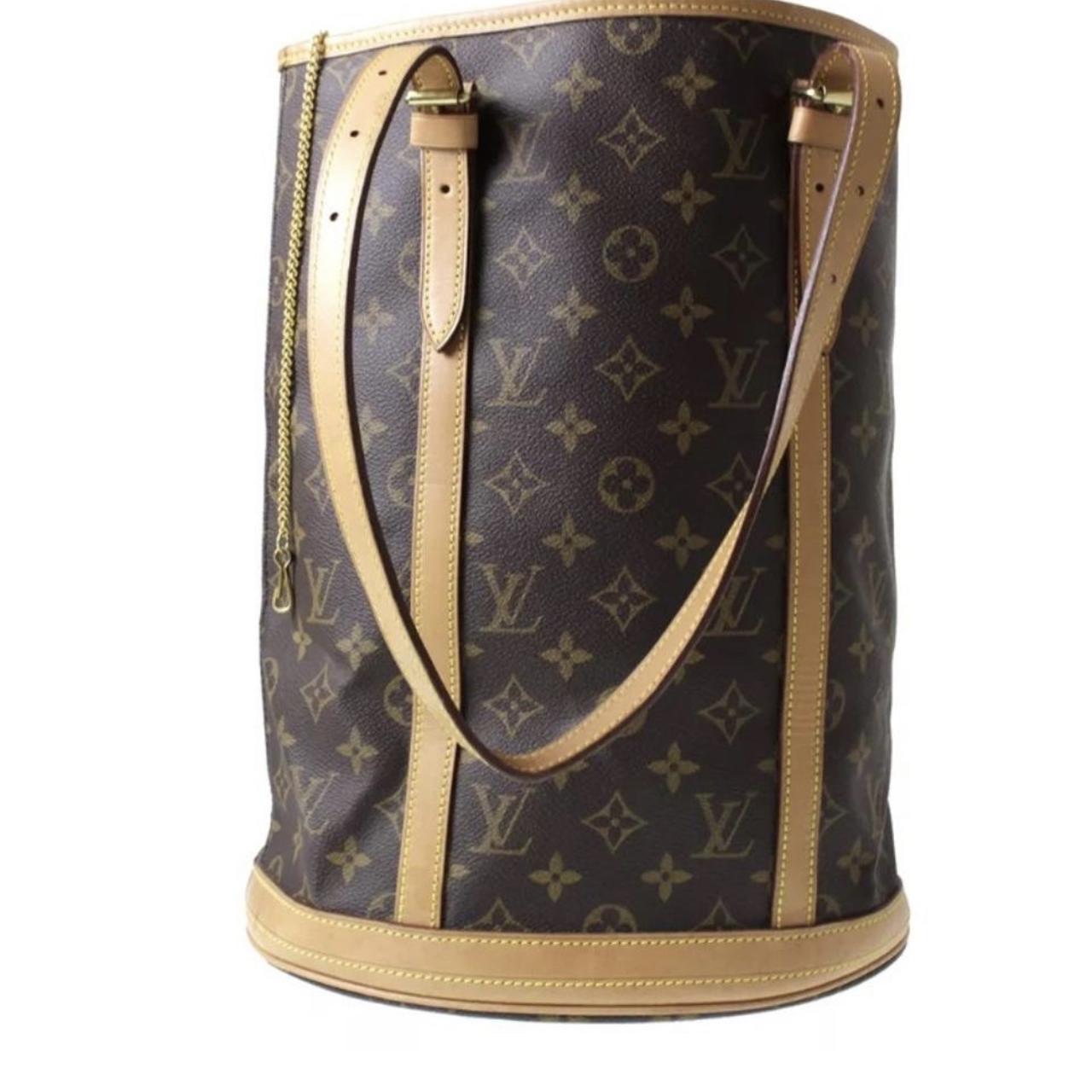 Louis Vuitton Bucket Pouch GM – yourvintagelvoe