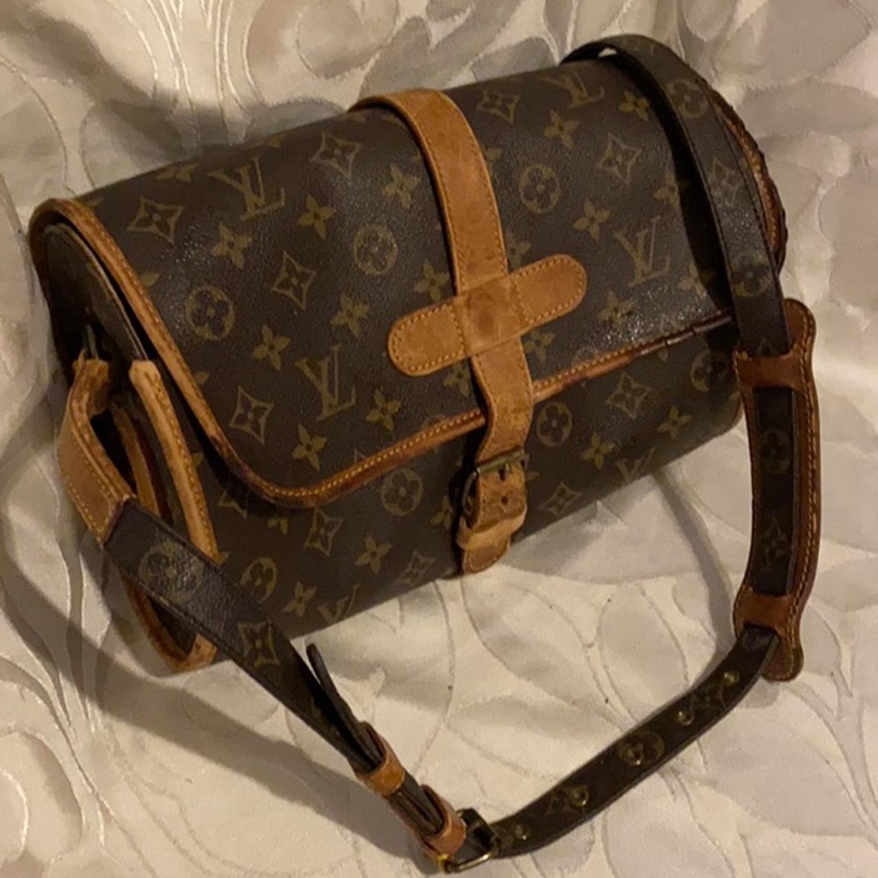 Vintage Louis Vuitton bag in used vintage condition. - Depop