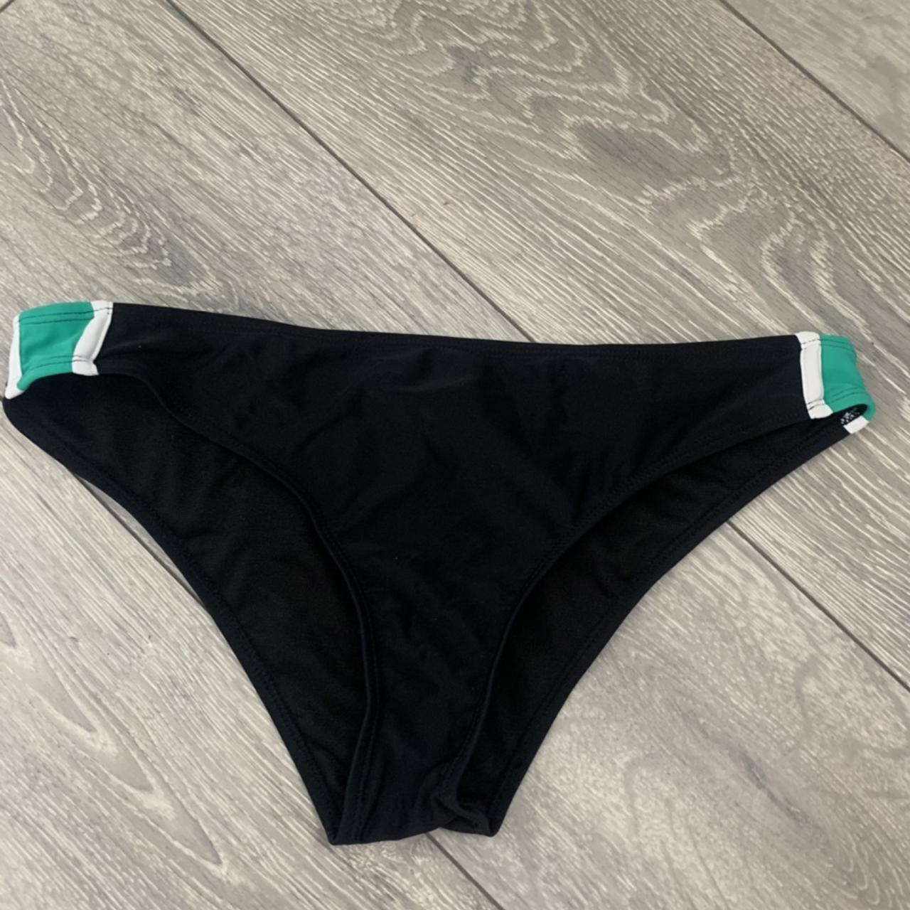 Primark Women's Black and Green | Depop