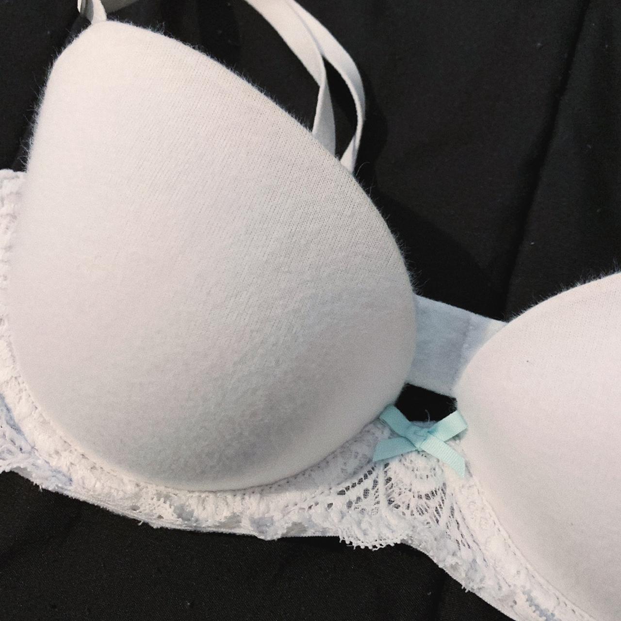 Gilly Hicks white lace bra size 34B adjustable... Depop