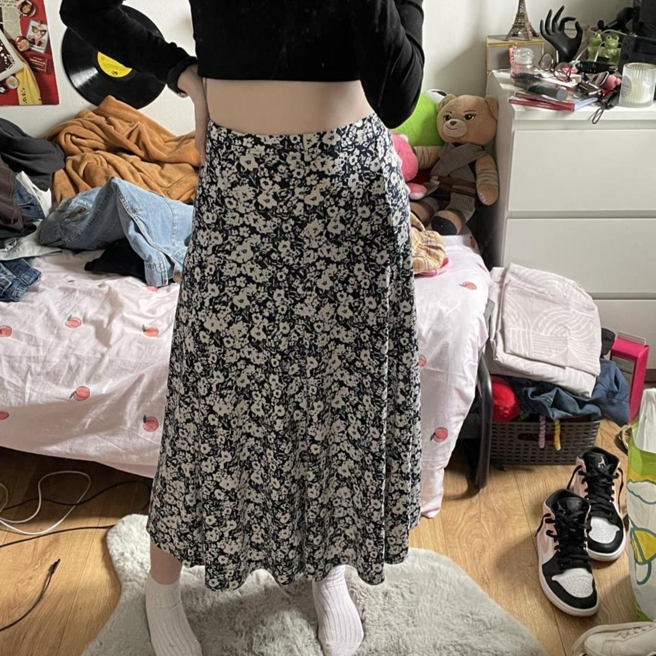 depop midi skirt