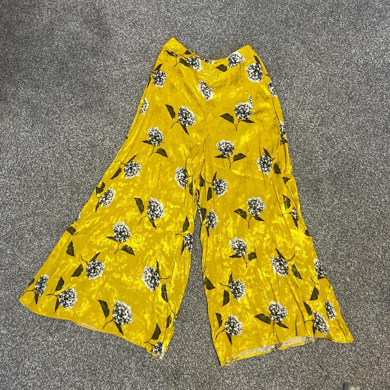 Topshop Women's Yellow Trousers | Depop