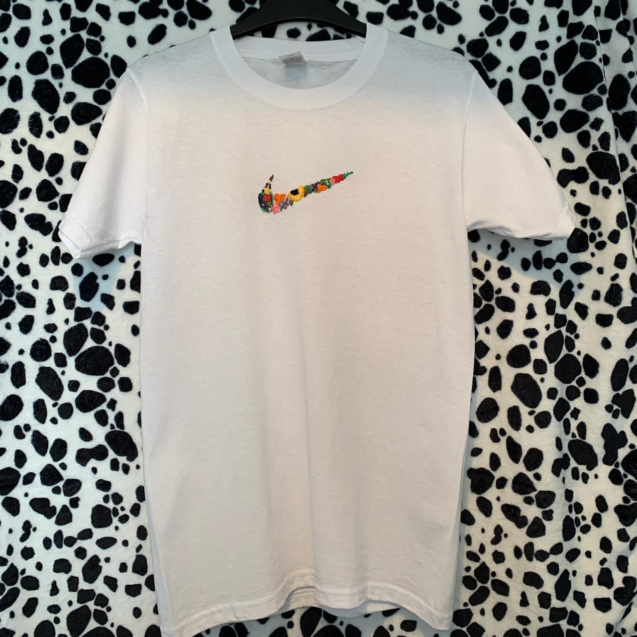 Nike t best sale shirt flowers