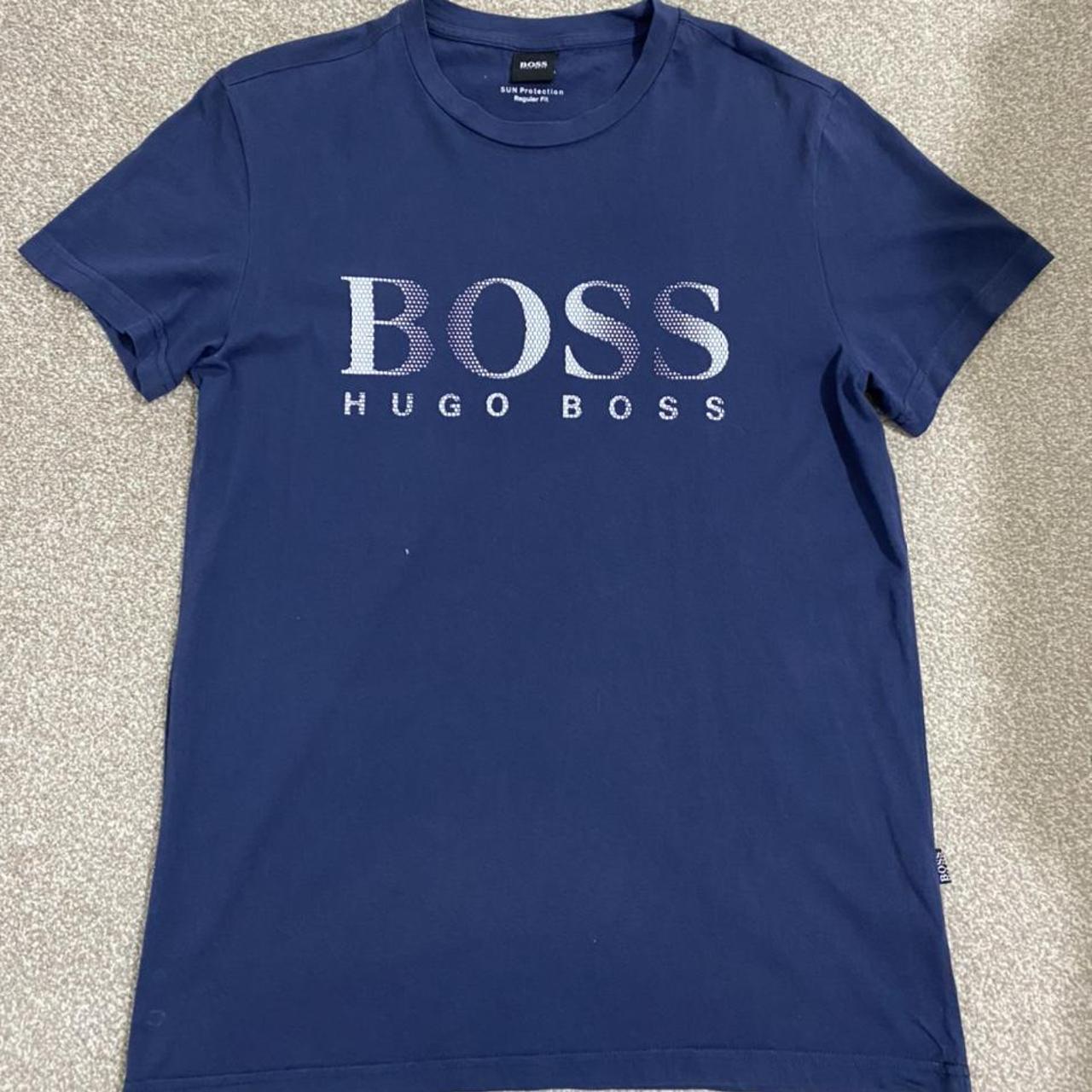 Hugo Boss Men's White and Blue T-shirt (2)