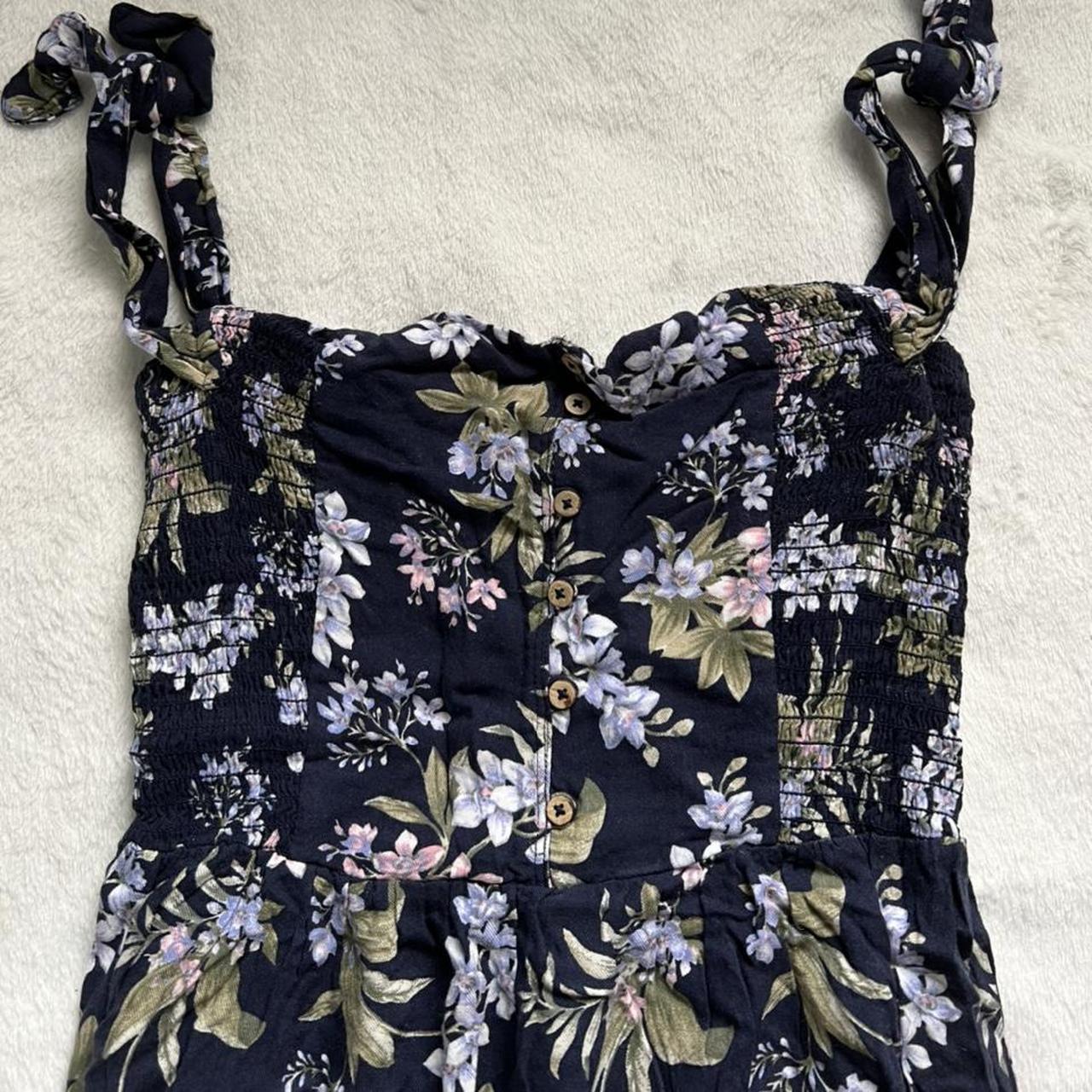 American eagle dress Size M long but can fit a... Depop