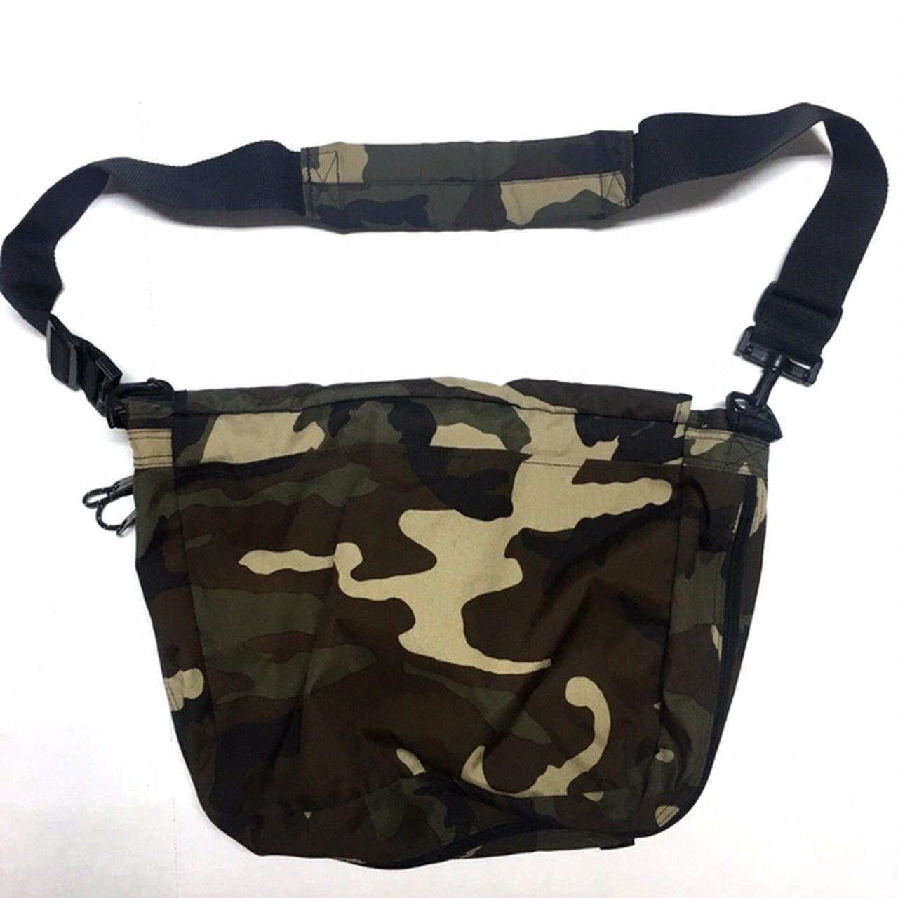 Eastpak delegate outlet camo