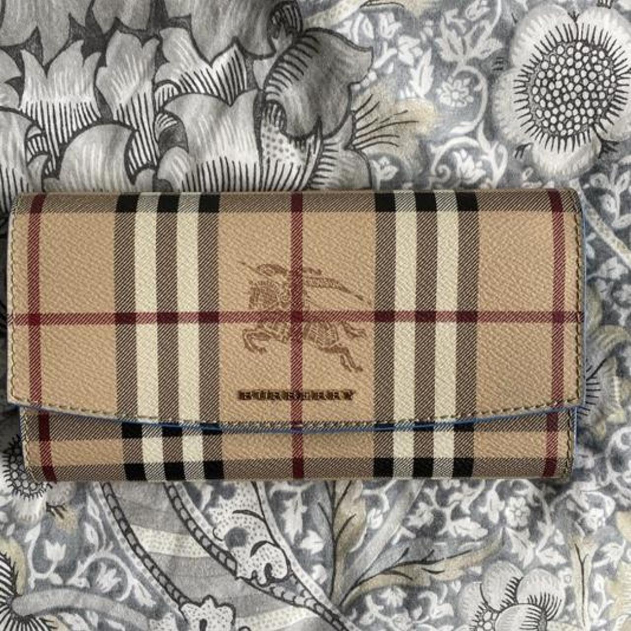 Burberry Women's Wallet-purses | Depop