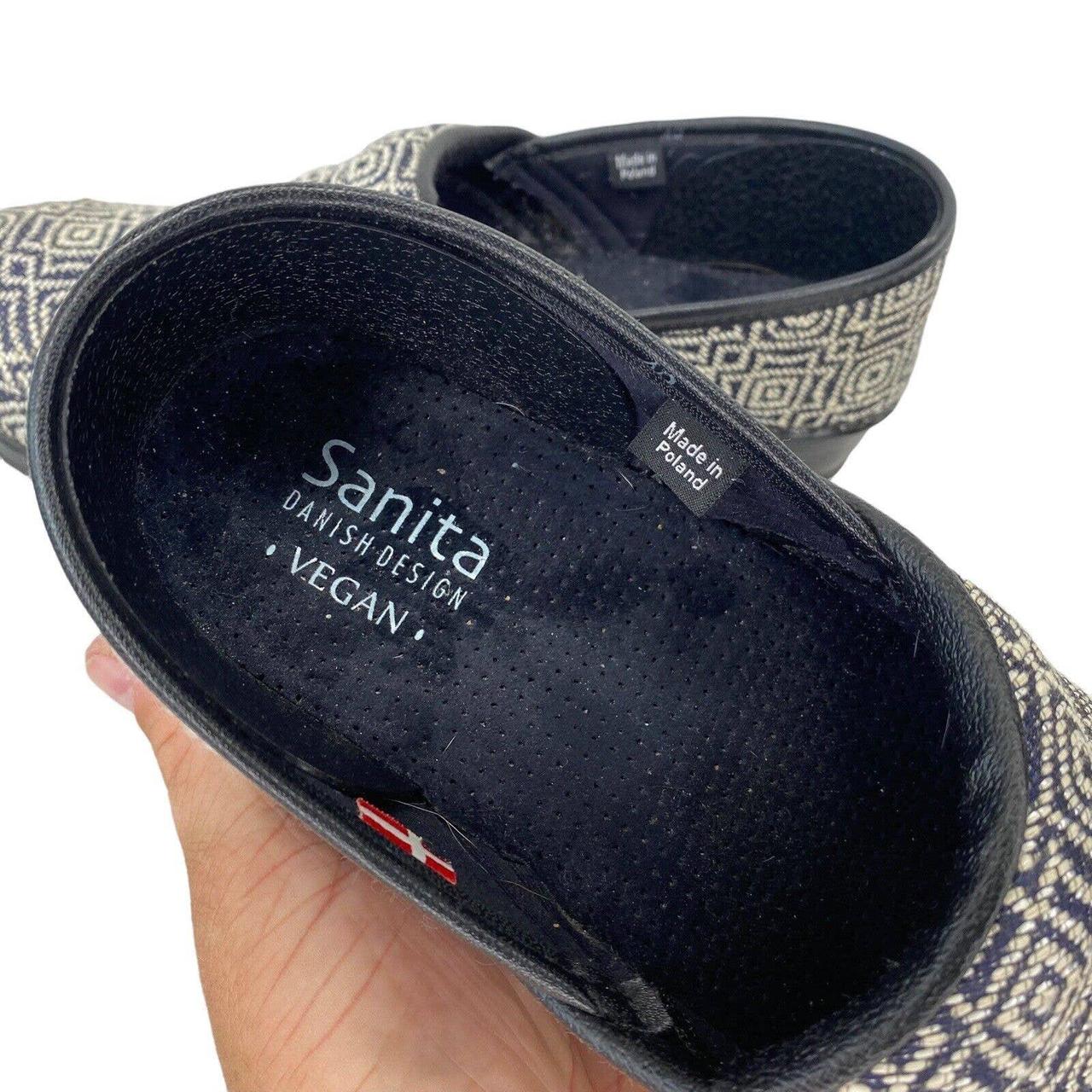 Product Image 3 - These Sanita clogs are in