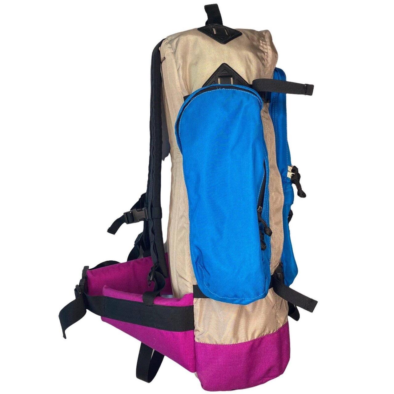 This vintage Kelty Red Wing backpack is in gently... Depop