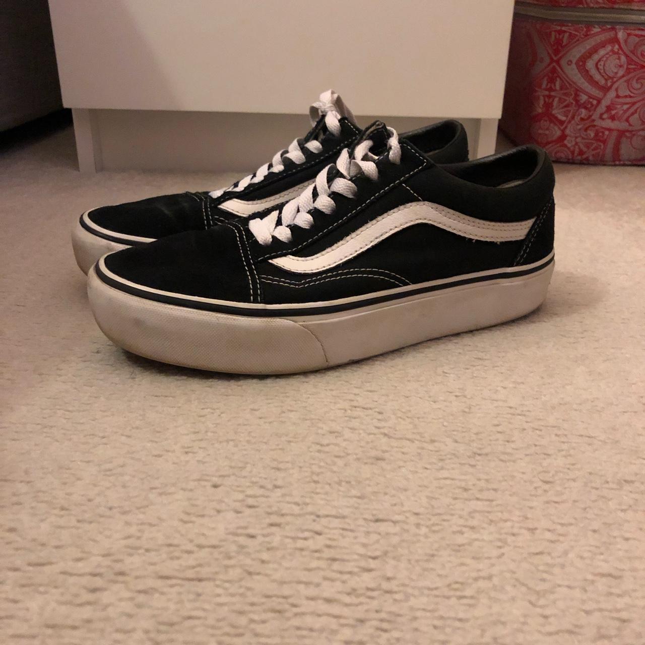 black and white old skool vans junior size 5