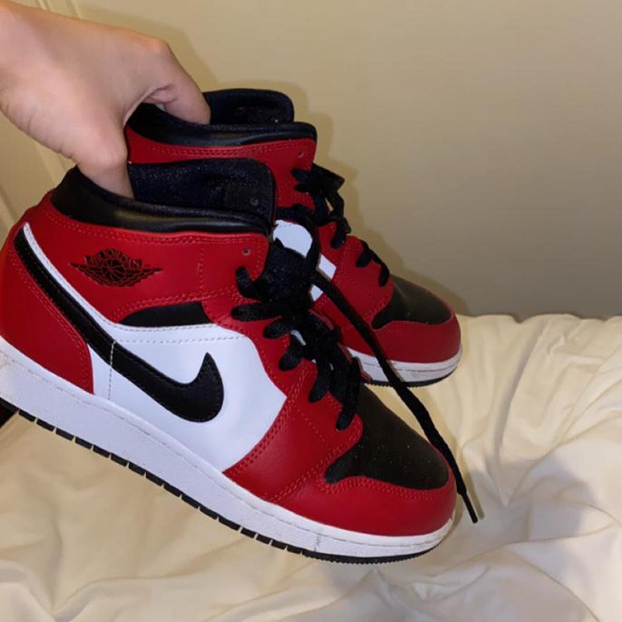 jordan 1 mid chicago size 5