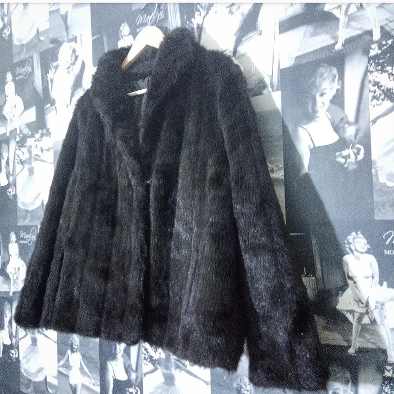 ViNTAGe FAuX FuR JaCKeT 😍 @depop Such a beautiful... - Depop