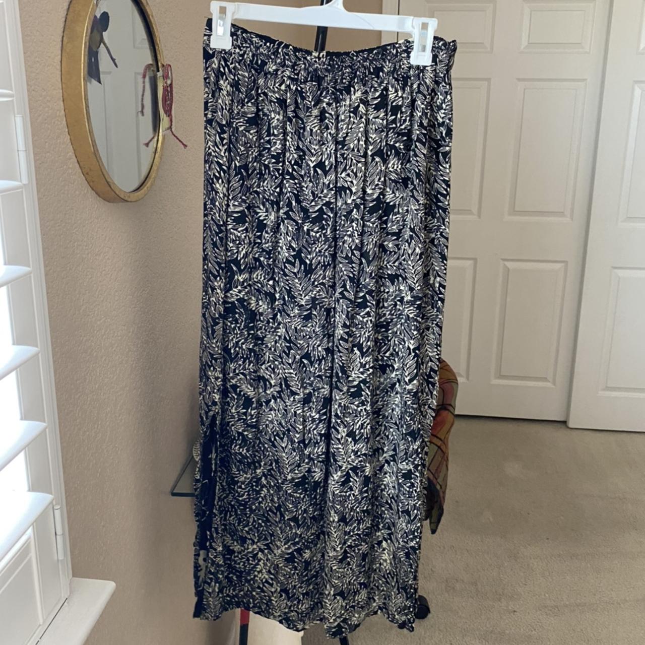 Super cute reversible maxi skirt! -floral print on... - Depop