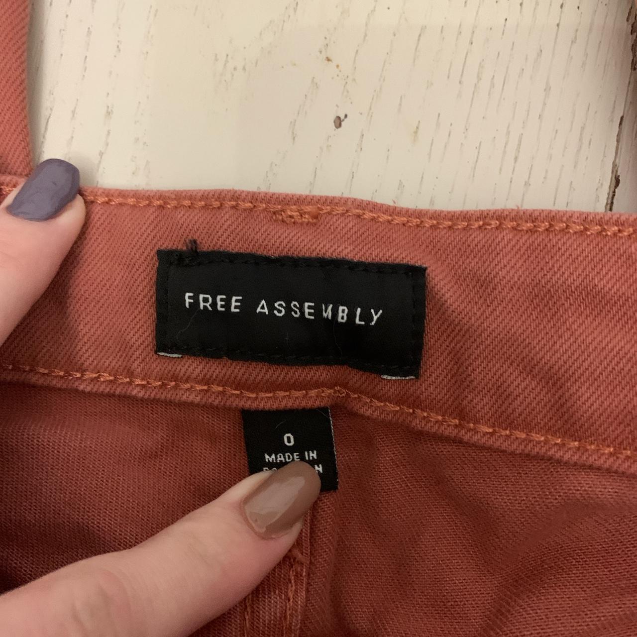 Product Image 4 - Free assembly jeans that are