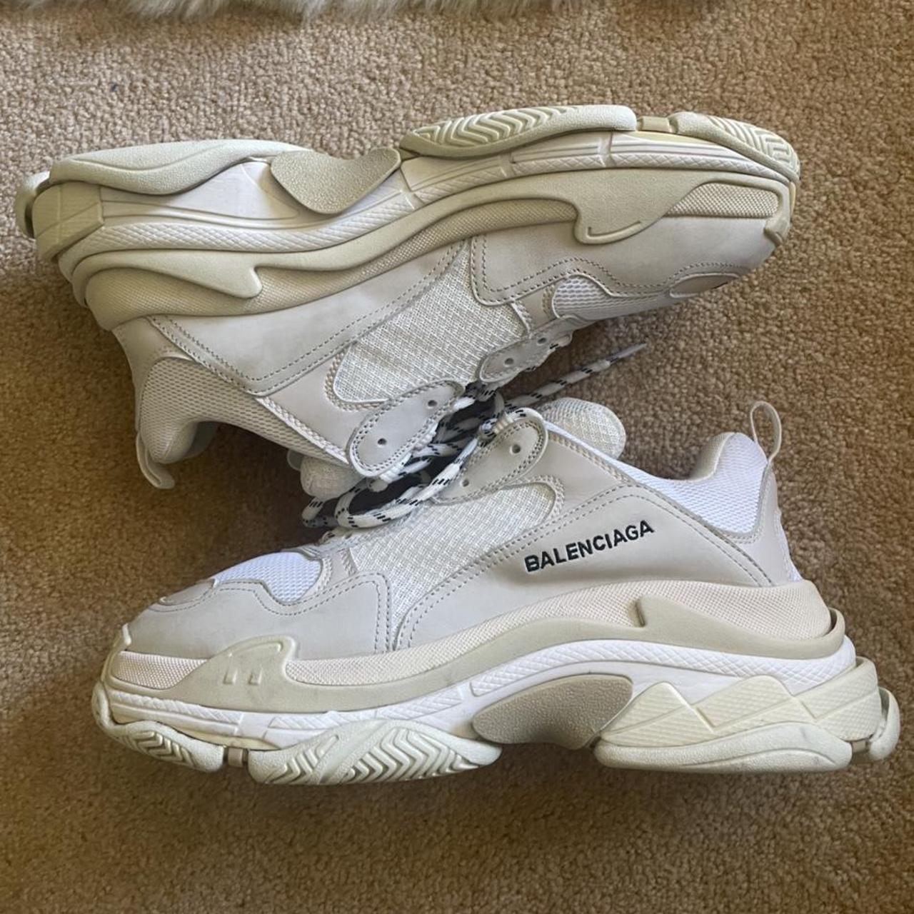 retail balenciaga triple s