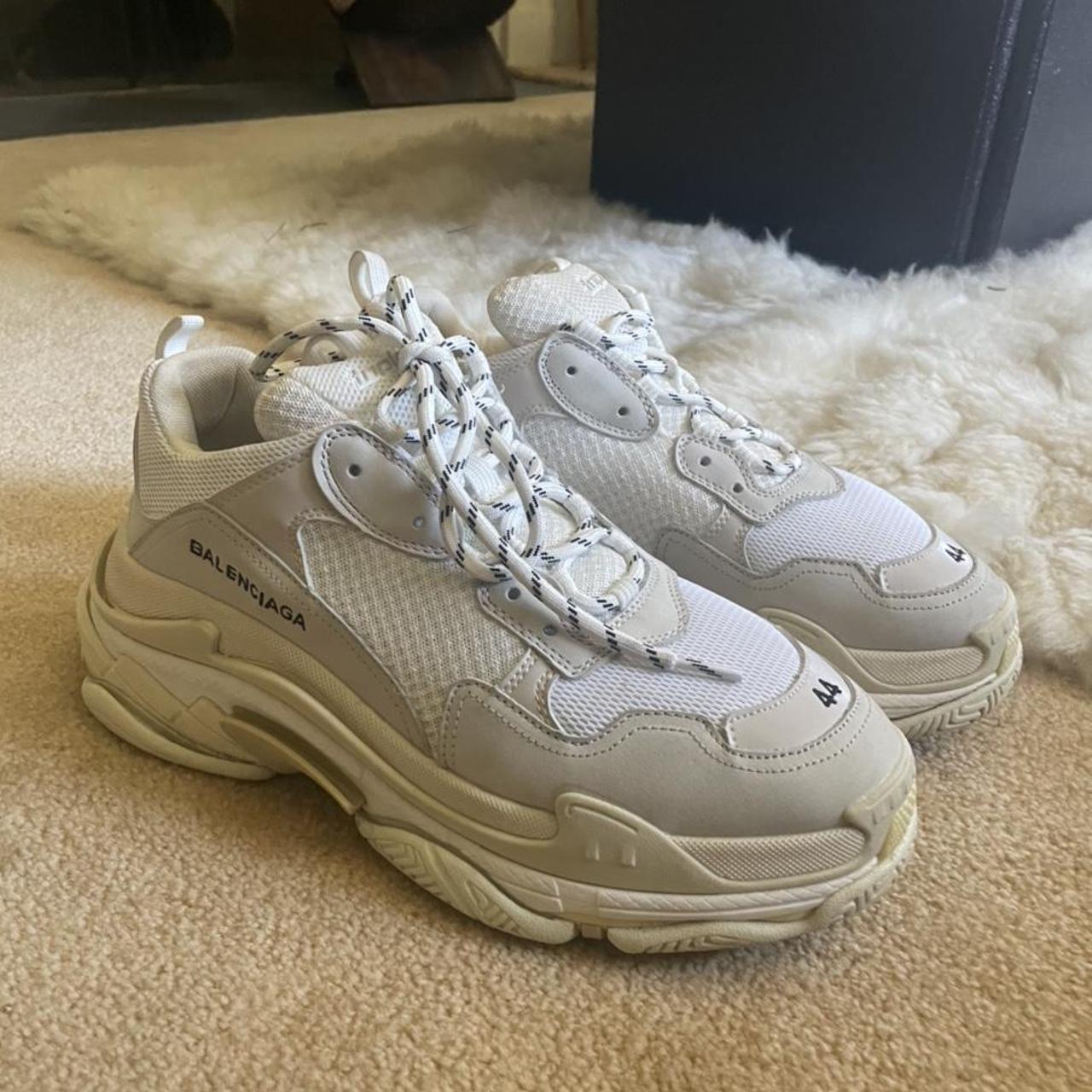 retail balenciaga triple s