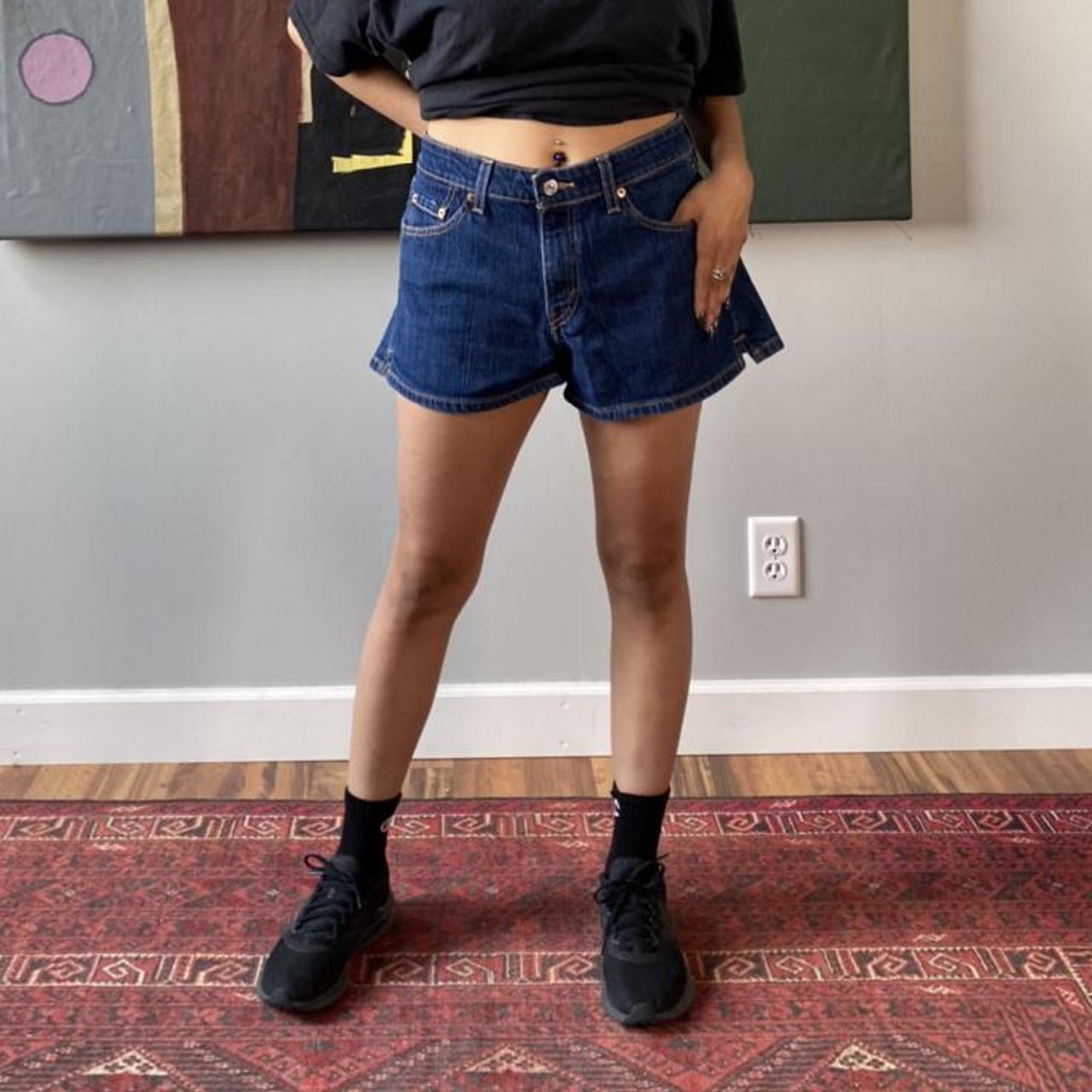 Levi's high waisted mom shorts in mid wash blue