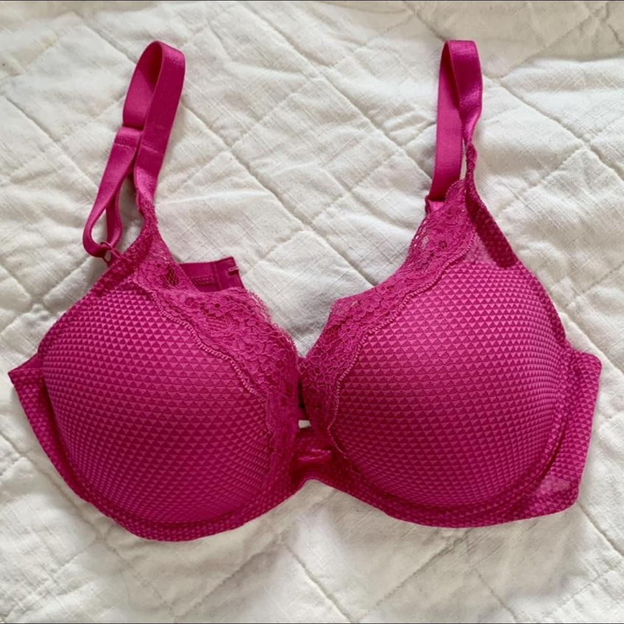 Chantelle Women's Pink Bra (2)