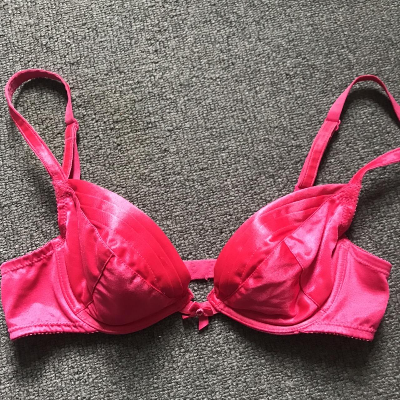 💓Gorgeoussss pink silk bra💓 So comfy and... - Depop