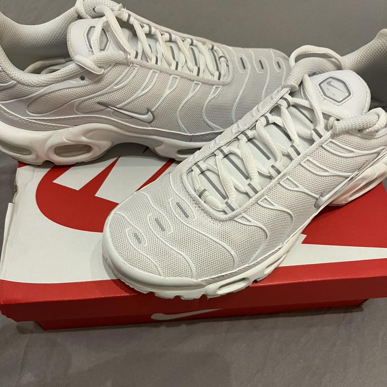 womens white nike airmax