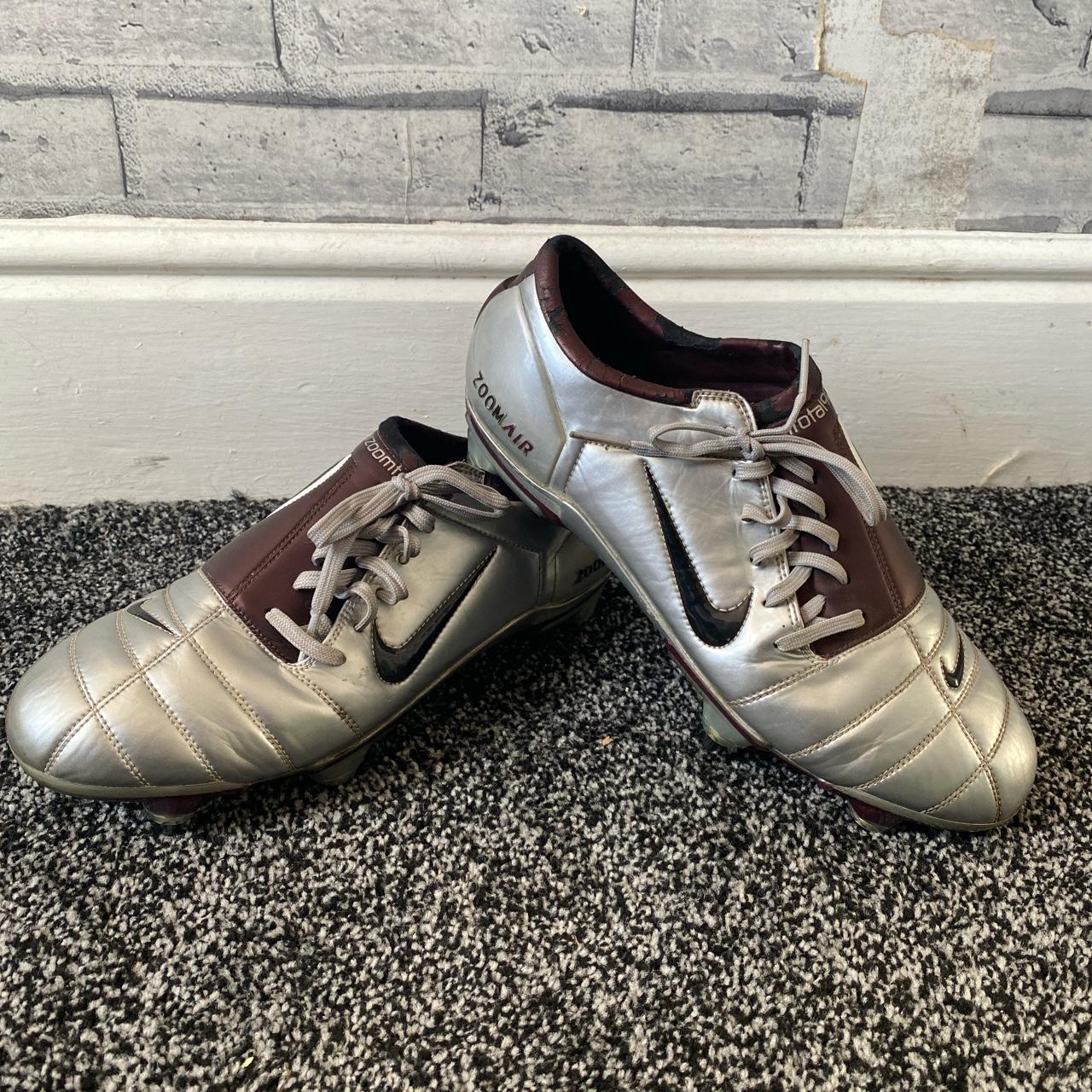 Ronaldinho Air Zoom Total 90 Nike Air Zoom Total 90 III Football - Main Image