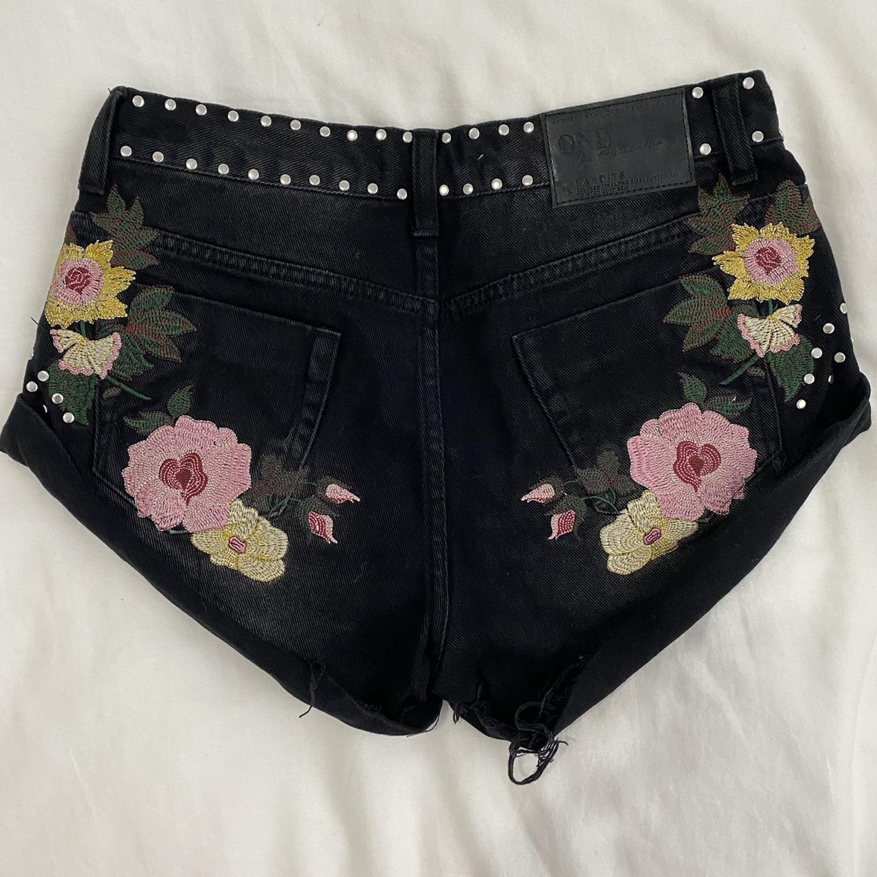 SALE!【ワンティースプーン】Bandits スタッズデニムショーツ One Teaspoon Bandits limited edition black denim | Depop