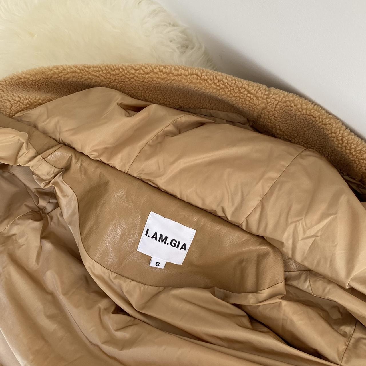 I am Gia tan teddy zip up crop hooded jacket 🧸 | Depop