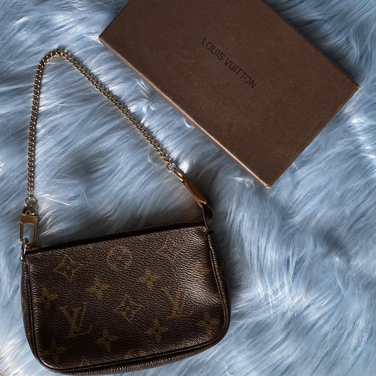 Louis Vuitton Mini Monogram Pochette Excellent - Depop