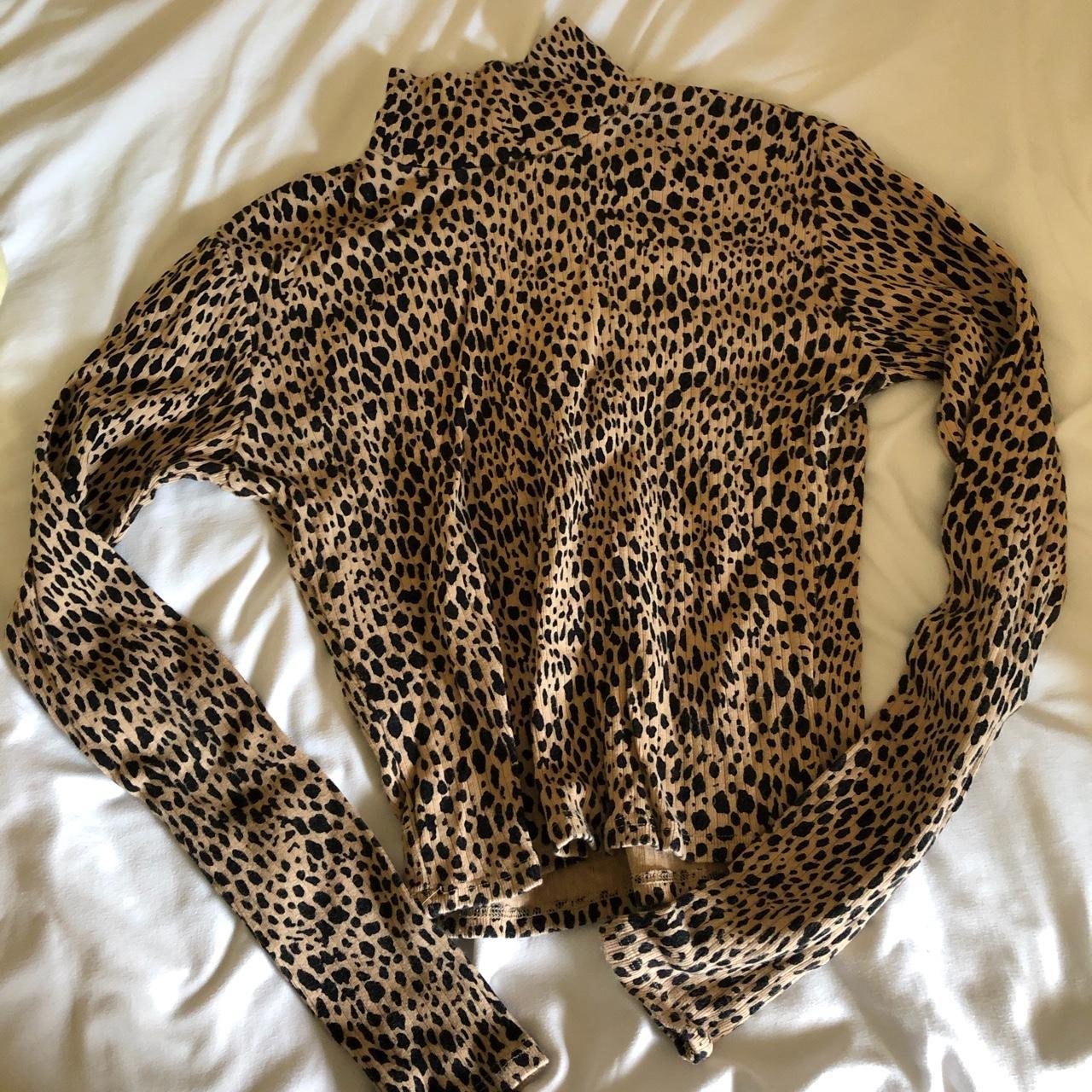 Brandy melville leopard turtleneck hotsell