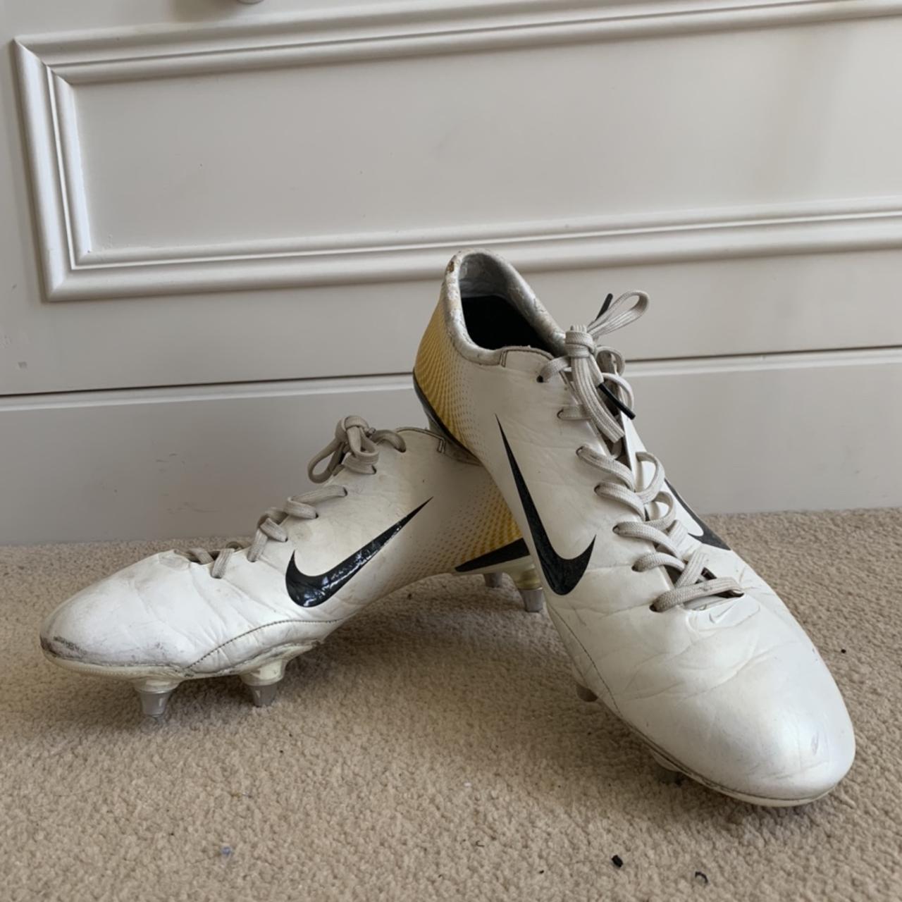 Nike mercurial vapor white best sale and gold