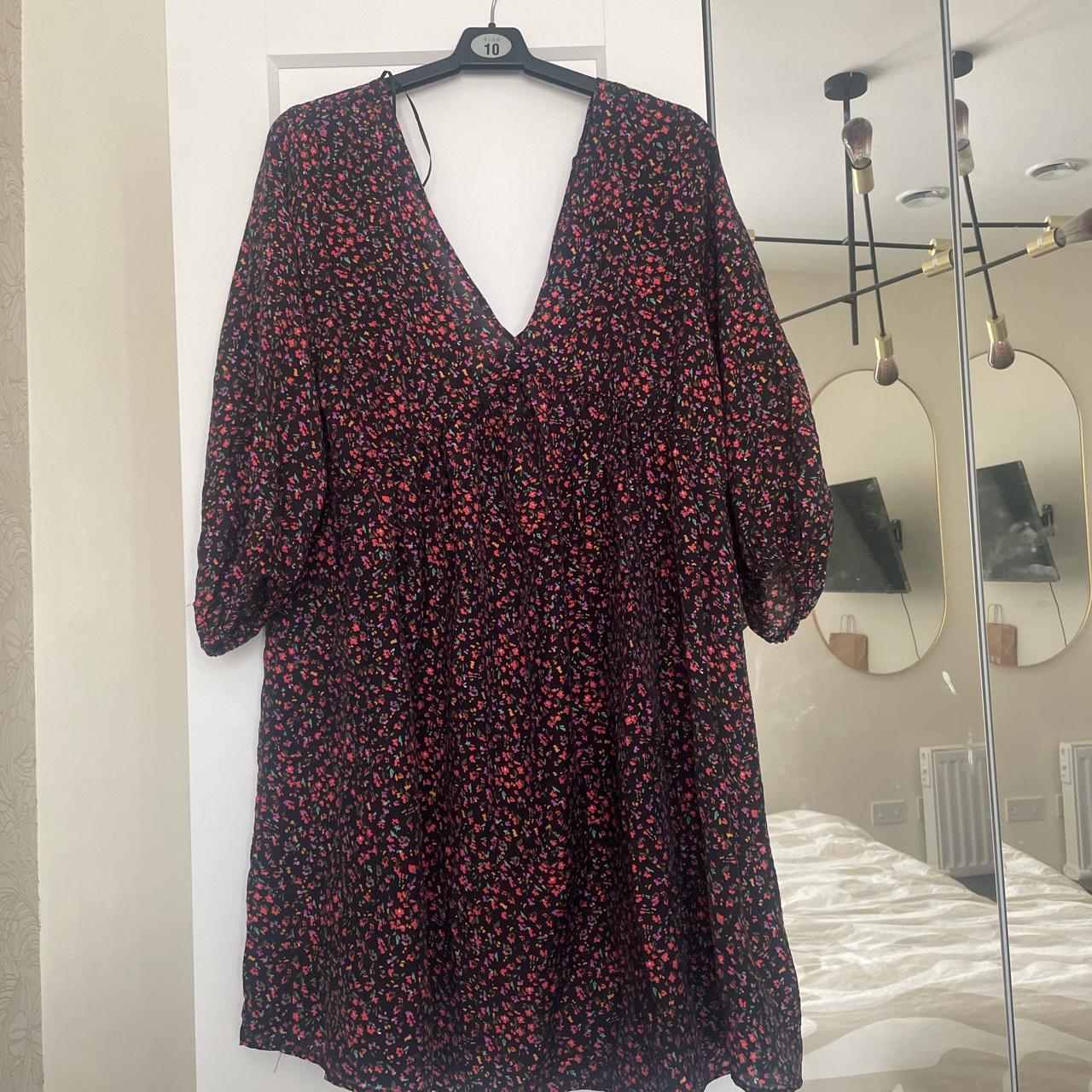 H&M floral smock dress size SMALL brand new! Tie... - Depop