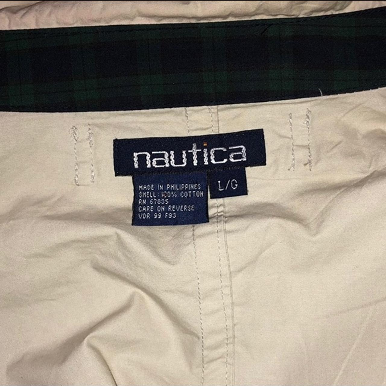 Product Image 4 - Nautica Windbreaker
Zipper enclosure with plaid