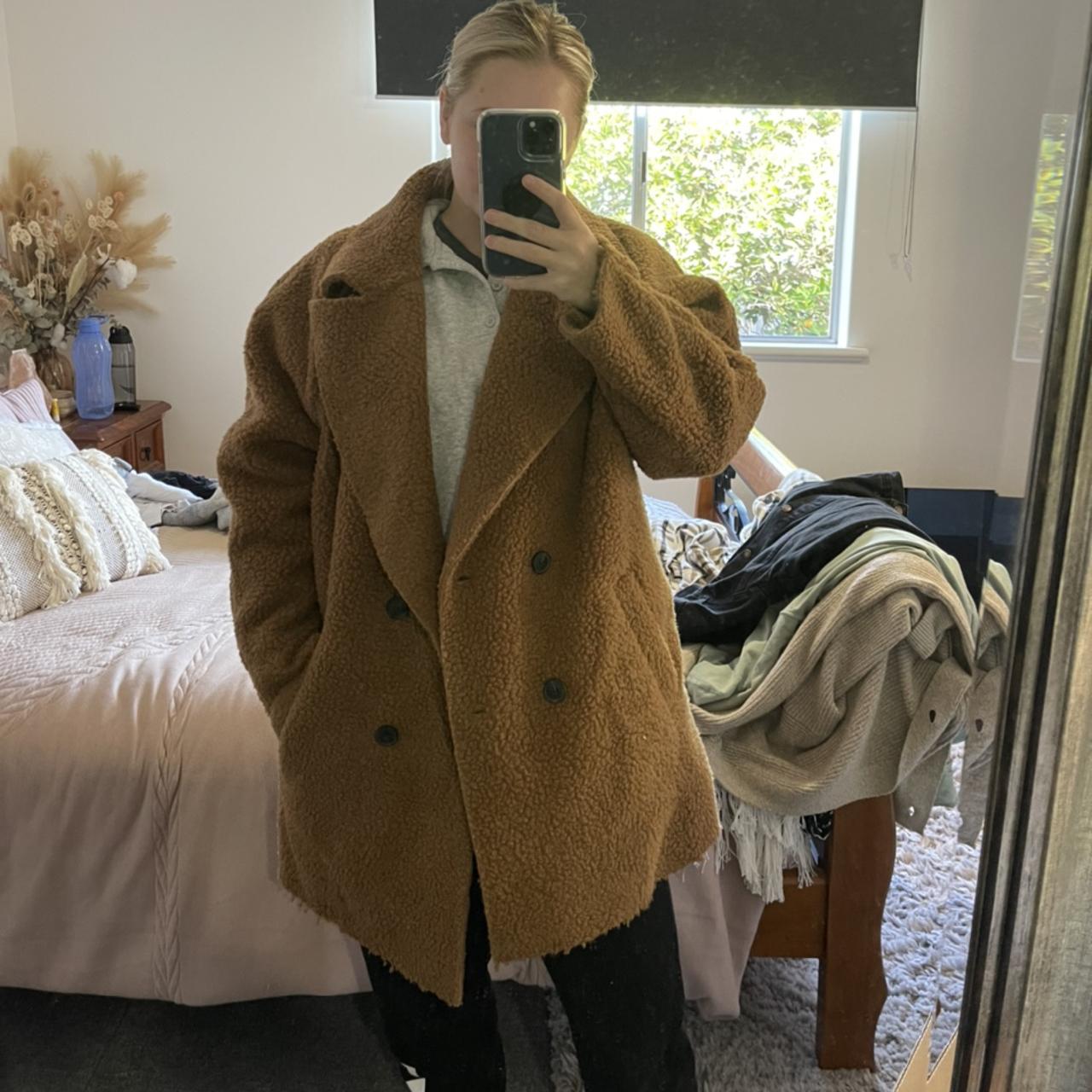 🐻 BROWN TEDDY COAT 🐻 A very oversized style and fit... - Depop