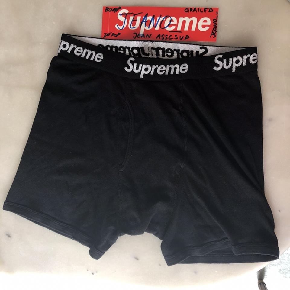 Supreme hanes Boxer briefs 🩲 black / white Venduto - Depop