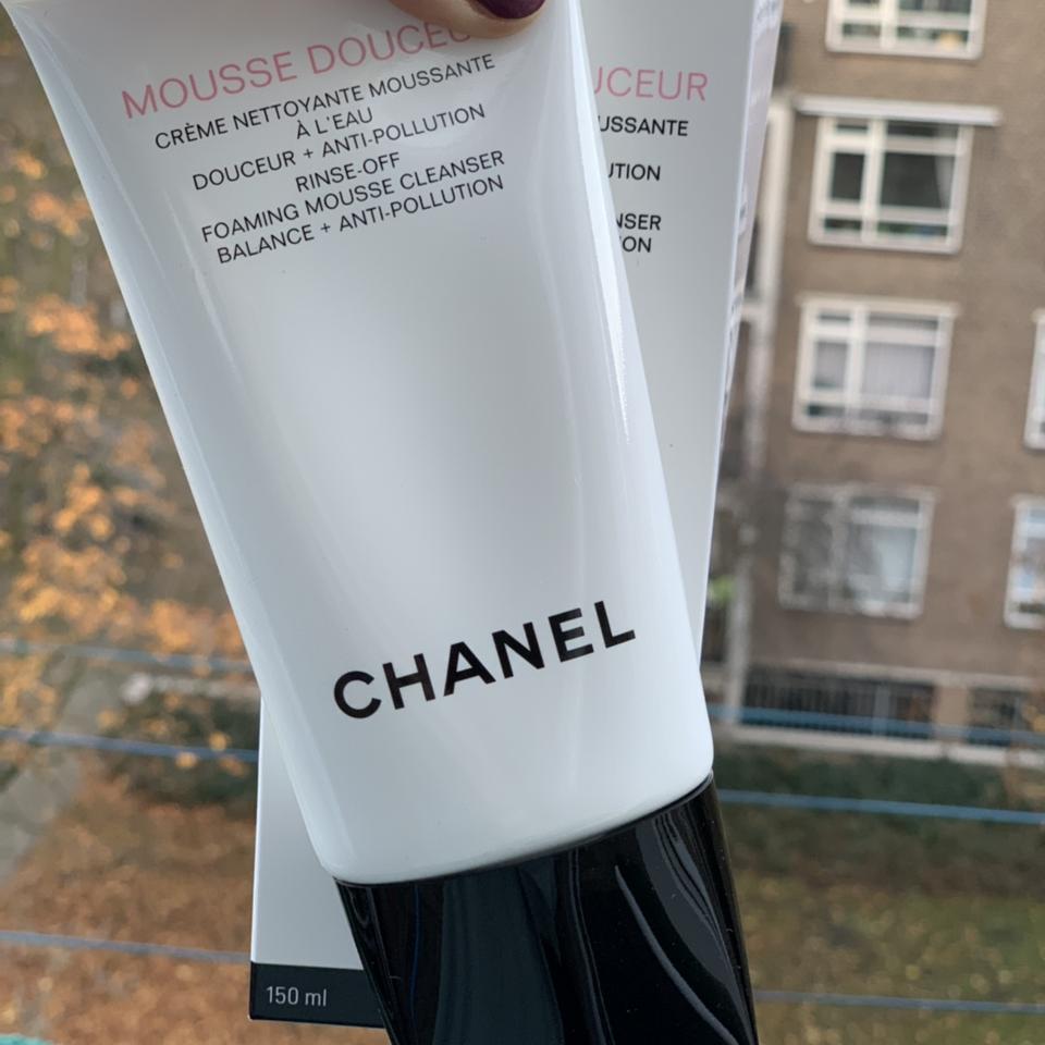Chanel L'eau de Mousse Anti-Pollution Water - to - Foam Cleanser 150ml