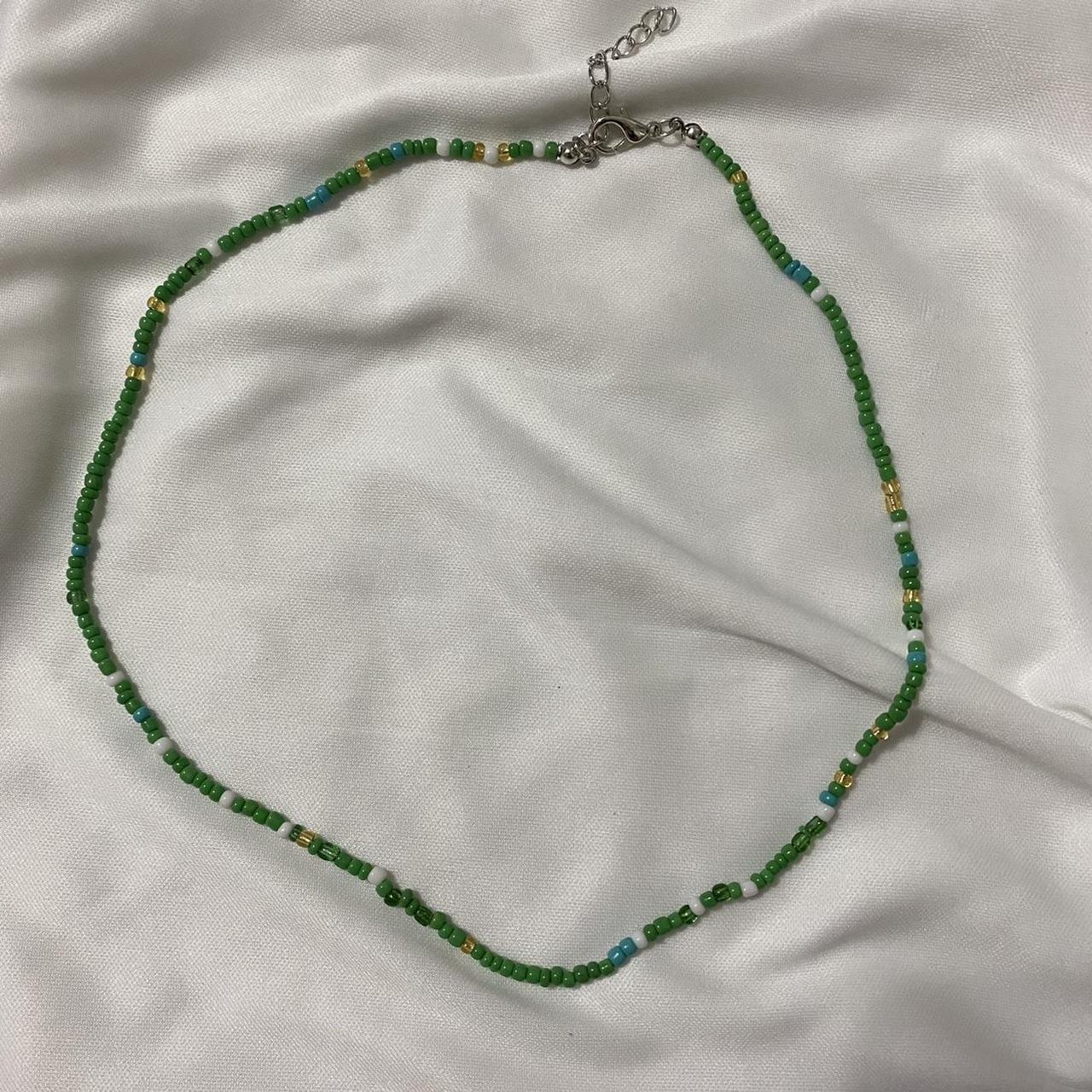 Green patterned beaded necklace, Length: 18.5 to 21