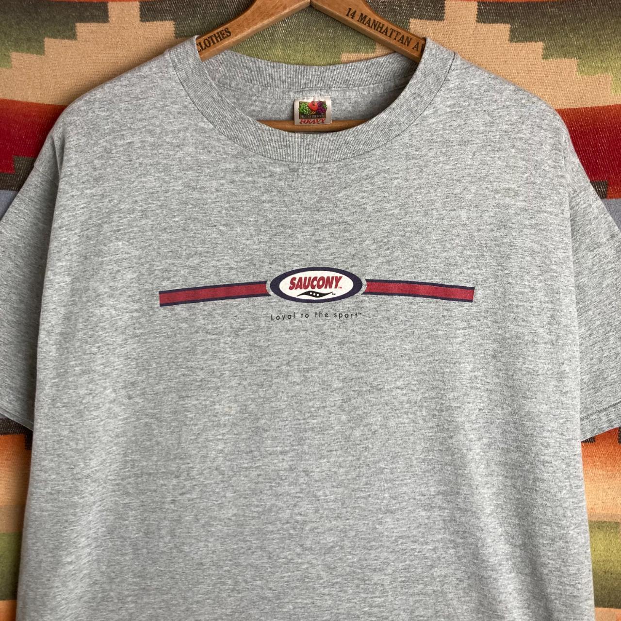 Saucony Men's Grey and Red T-shirt | Depop