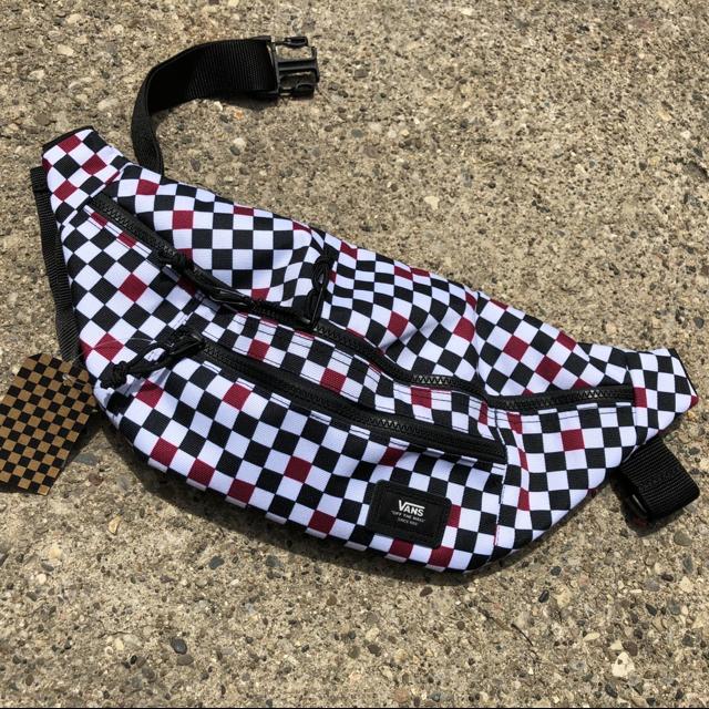 Waist bag hotsell vans checkerboard original