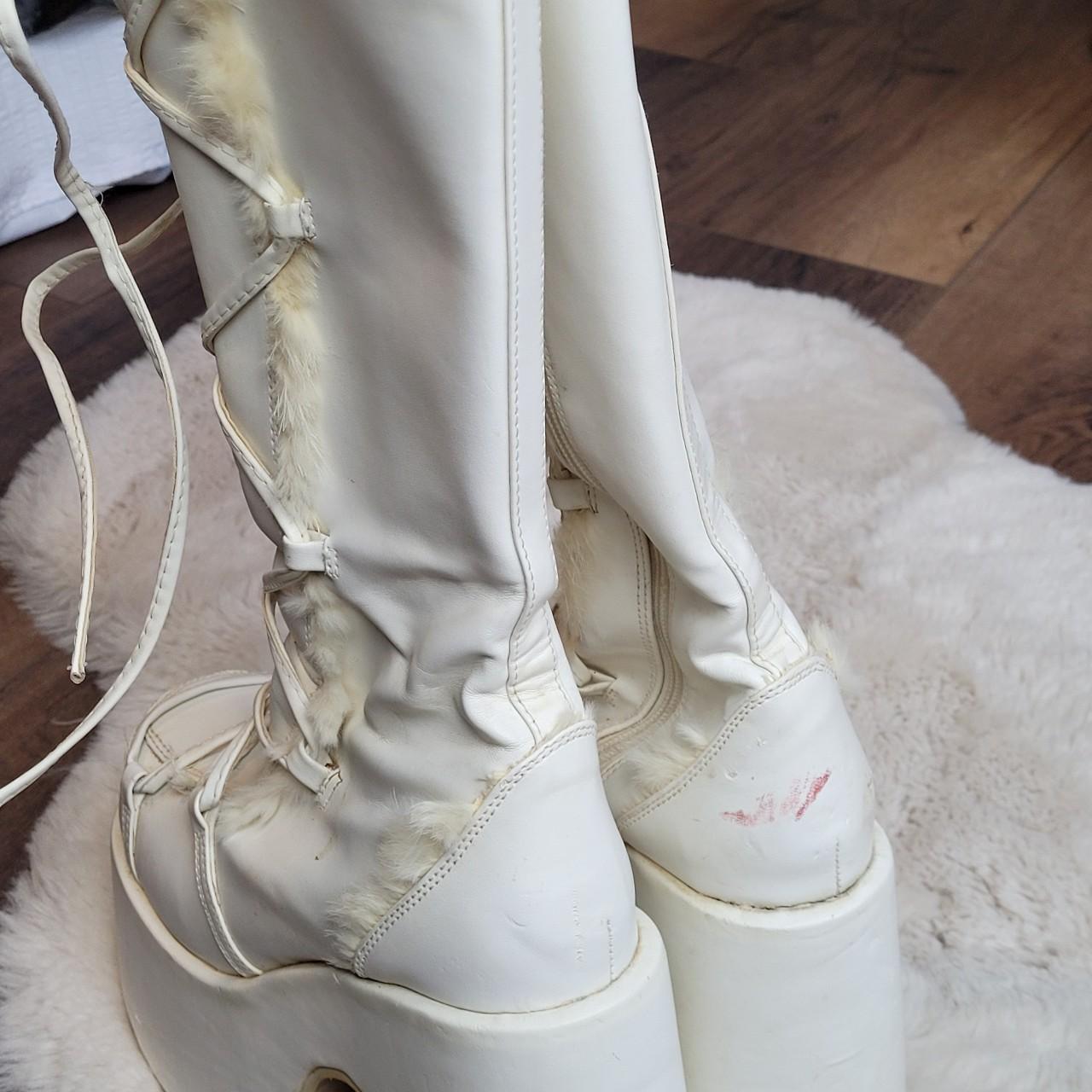 demonia camel 311 white