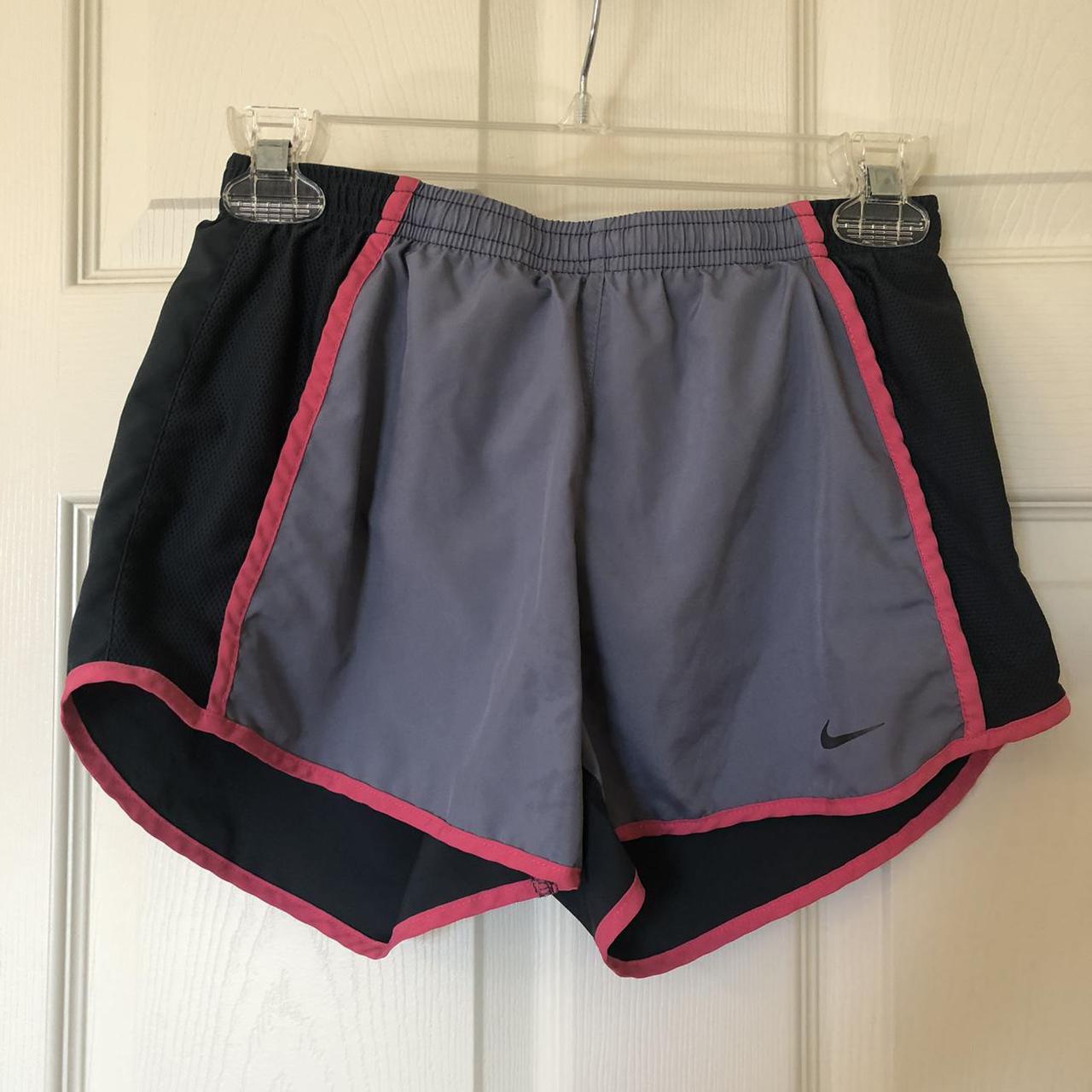 Nike Women's Grey and Pink Shorts | Depop