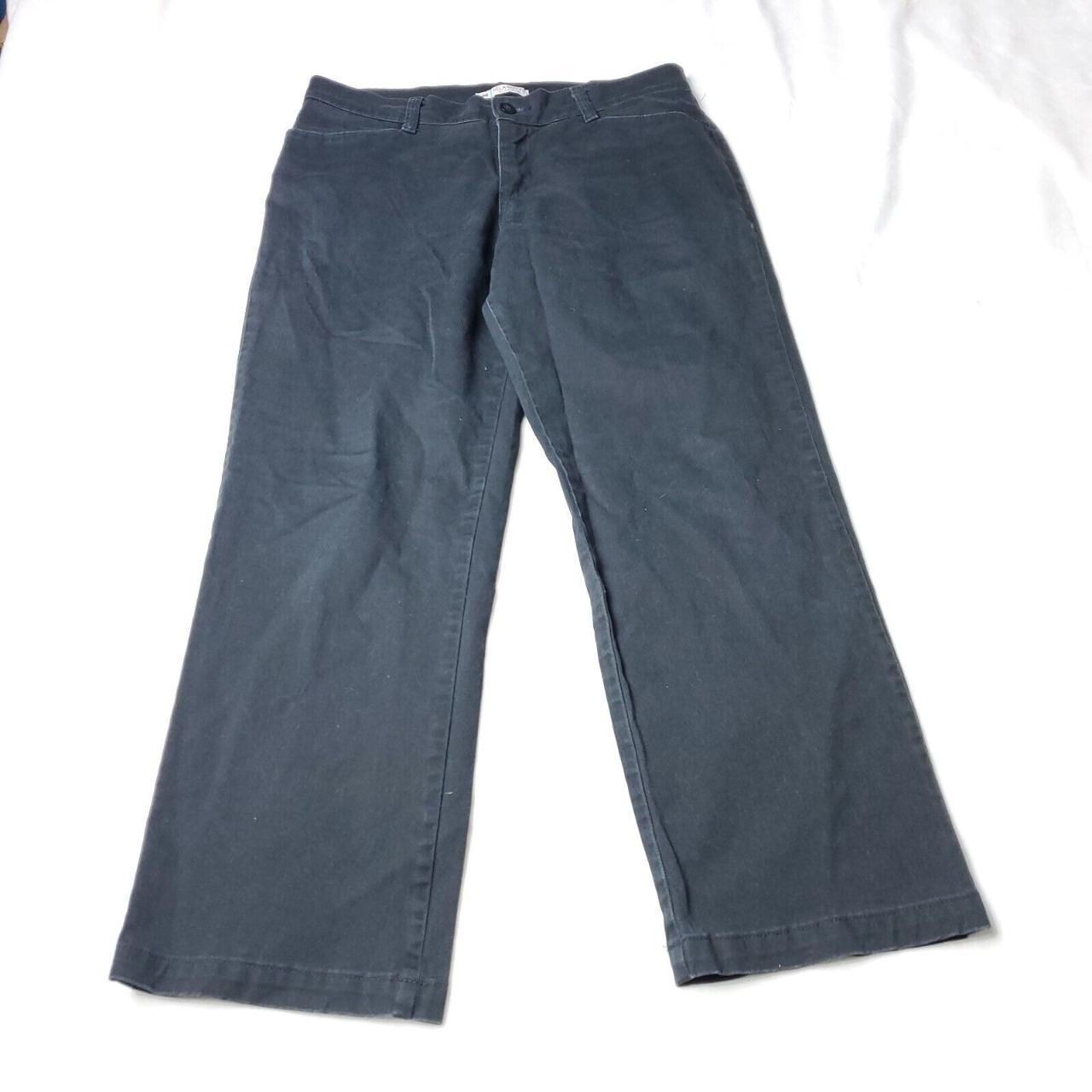 Lee Relaxed Pants Womens Size 12 Short 32x28... - Depop