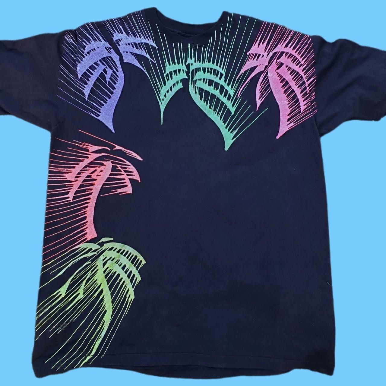 Gorgeous vintage single stitch shirt. The palm trees... - Depop